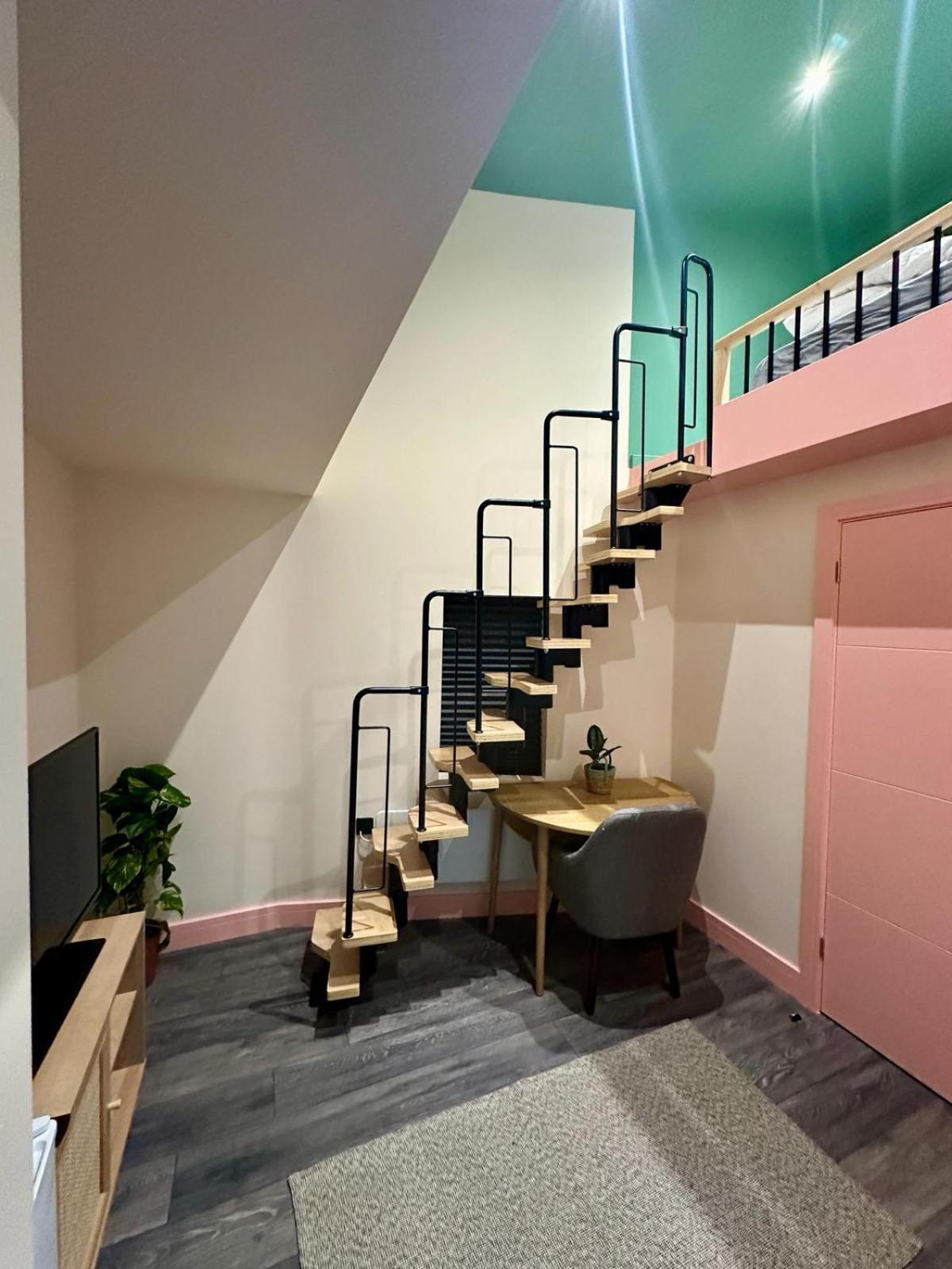 Cozy En-suite Loft In Trendy Local Pensiune *