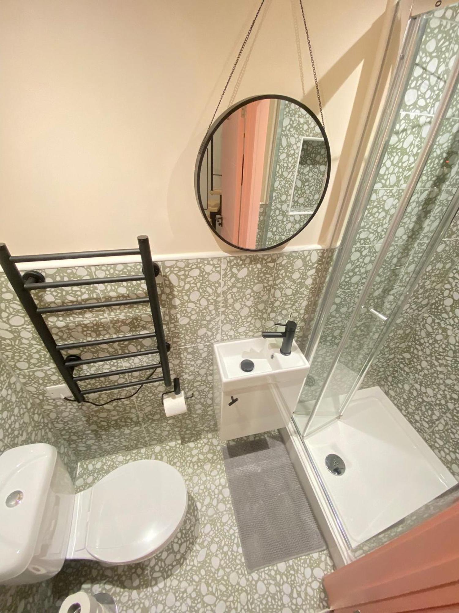 Pensiune Cozy En-suite Loft In Trendy Local