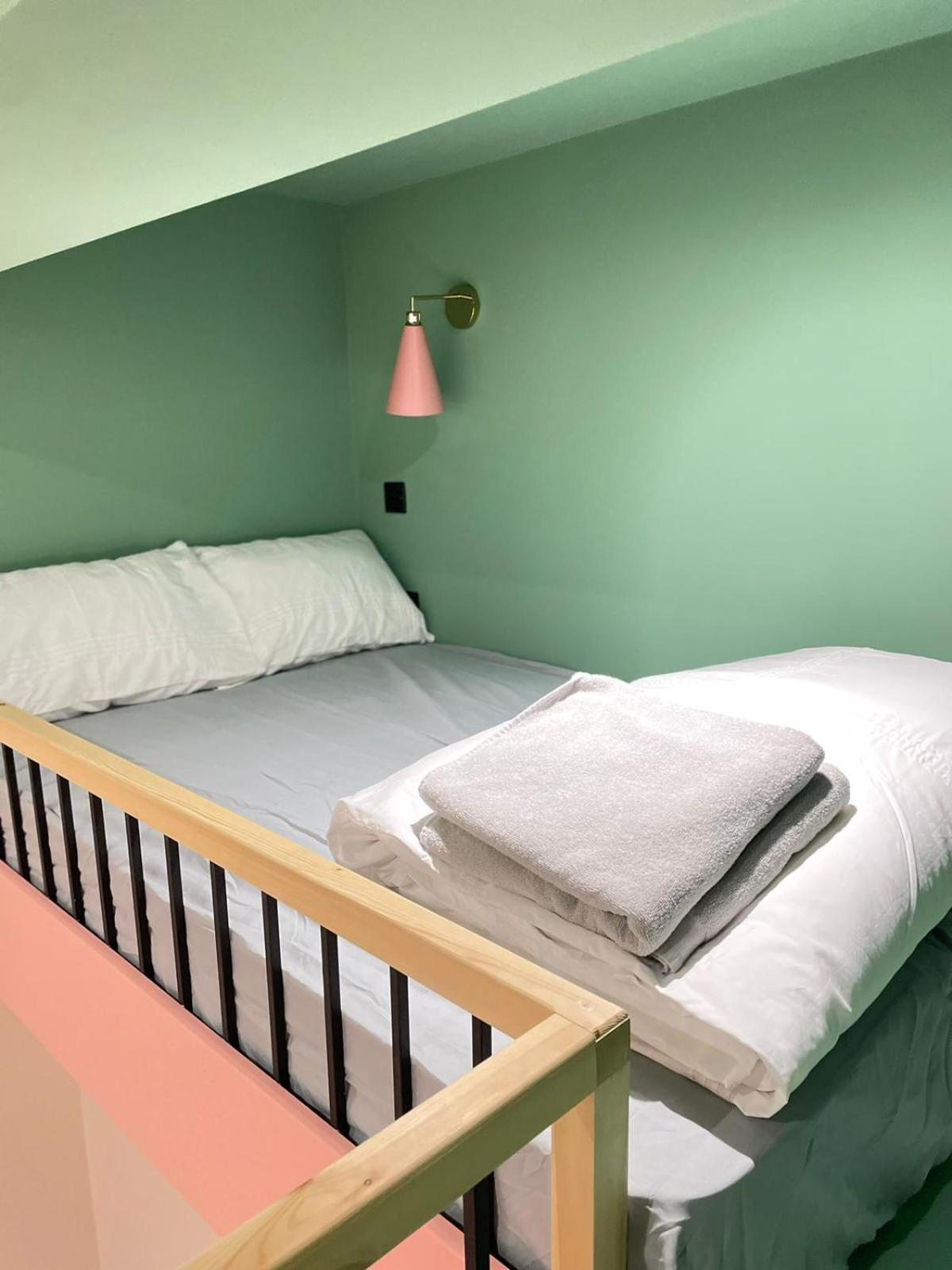 Pensiune Cozy En-suite Loft In Trendy Local *